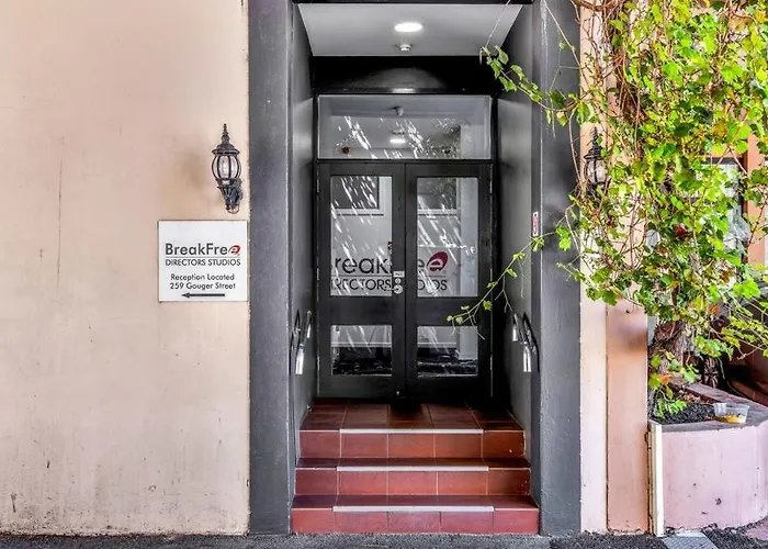 Studio410 /247 Gouger St Ex Hotel Rm At City